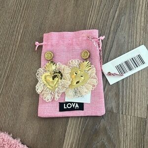NWT LSF X LOVA GOLD HEART BEIGE LACE EARRINGS IN BEIGE